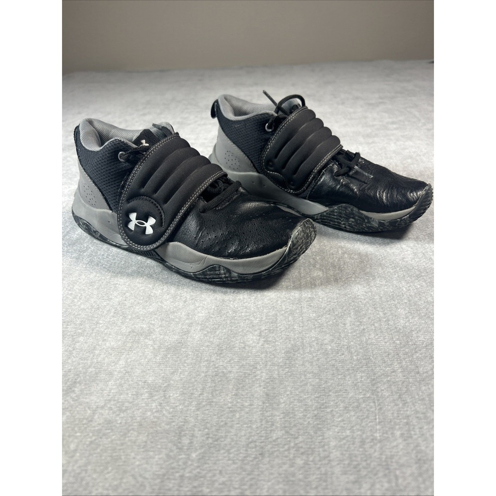 Under Armour Boys Size Y 6.5 ZoneBB 3024262-002 Black Basketball Shoes Sneakers